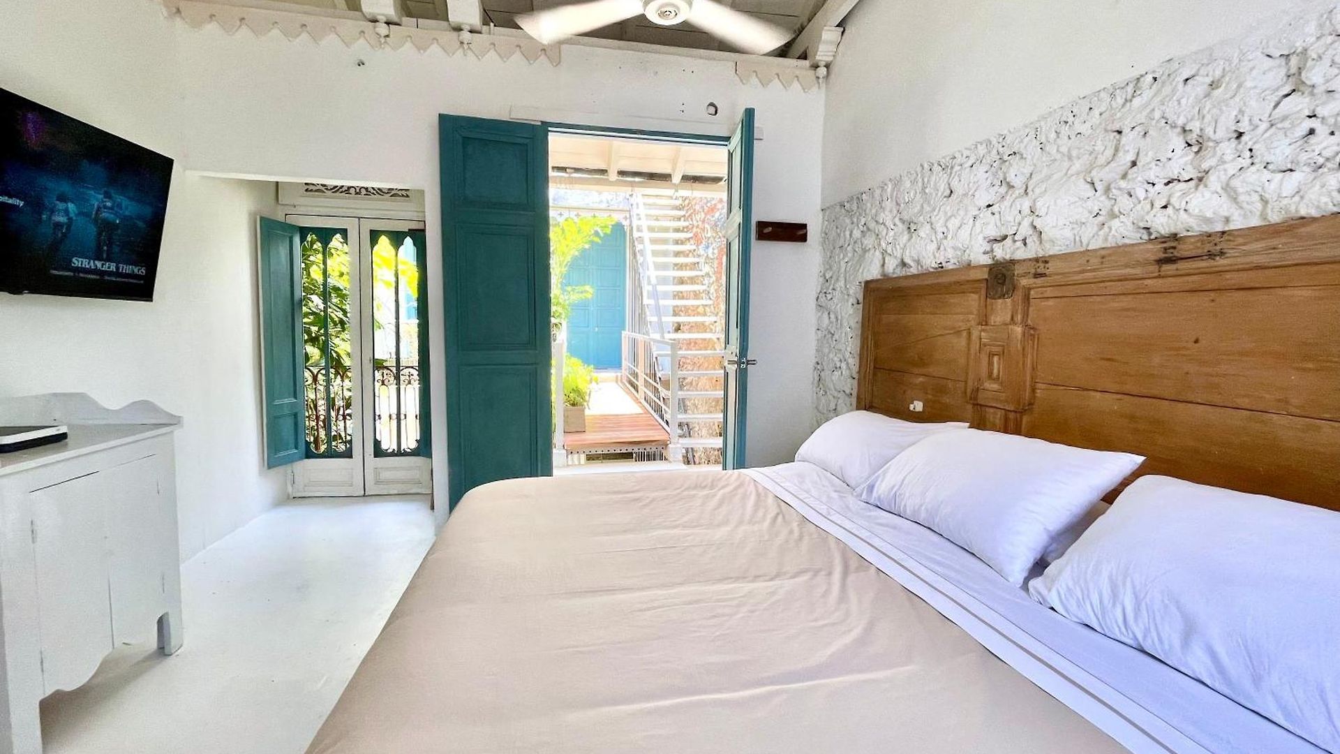Сasa de vacaciones By Calamari Homes - Casa Aura Victoria Walled *