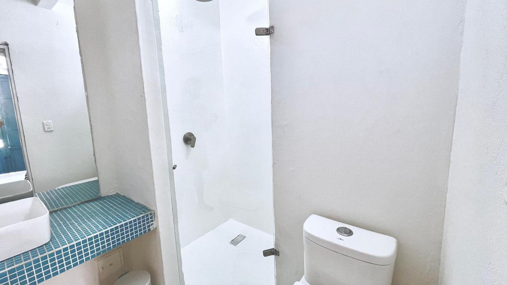 By Calamari Homes - Casa Aura Victoria Walled *
