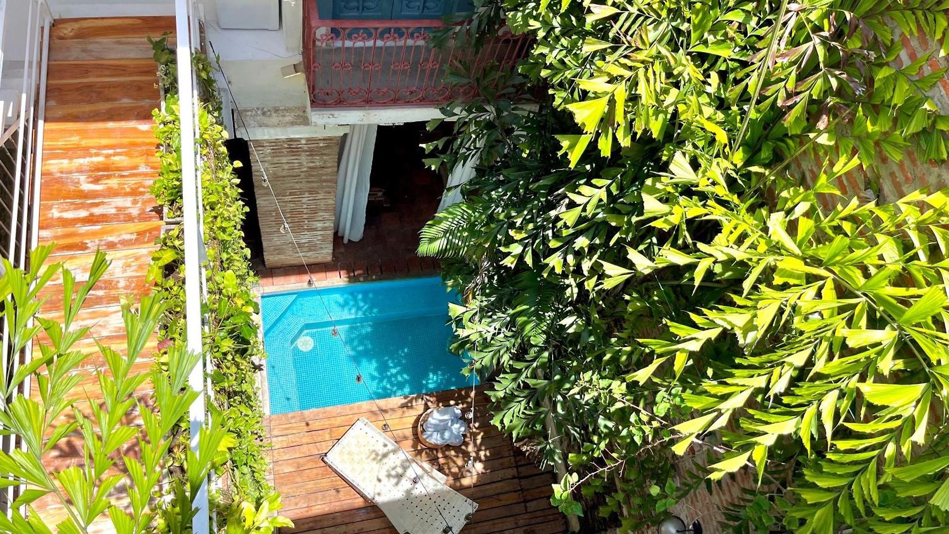 By Calamari Homes - Casa Aura Victoria Walled Cartagena