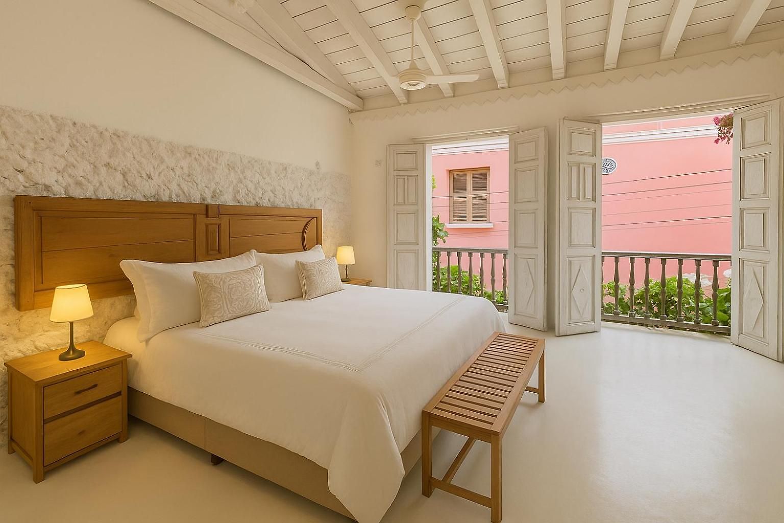 By Calamari Homes - Casa Aura Victoria Walled