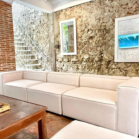 Сasa de vacaciones By Calamari Homes - Casa Aura Victoria Walled *