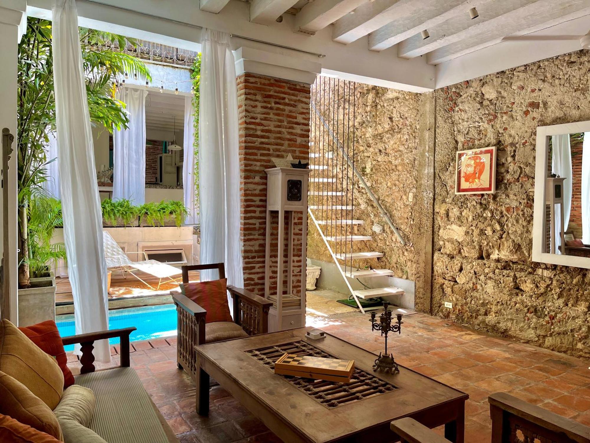 By Calamari Homes - Casa Aura Victoria Walled Сasa de vacaciones *