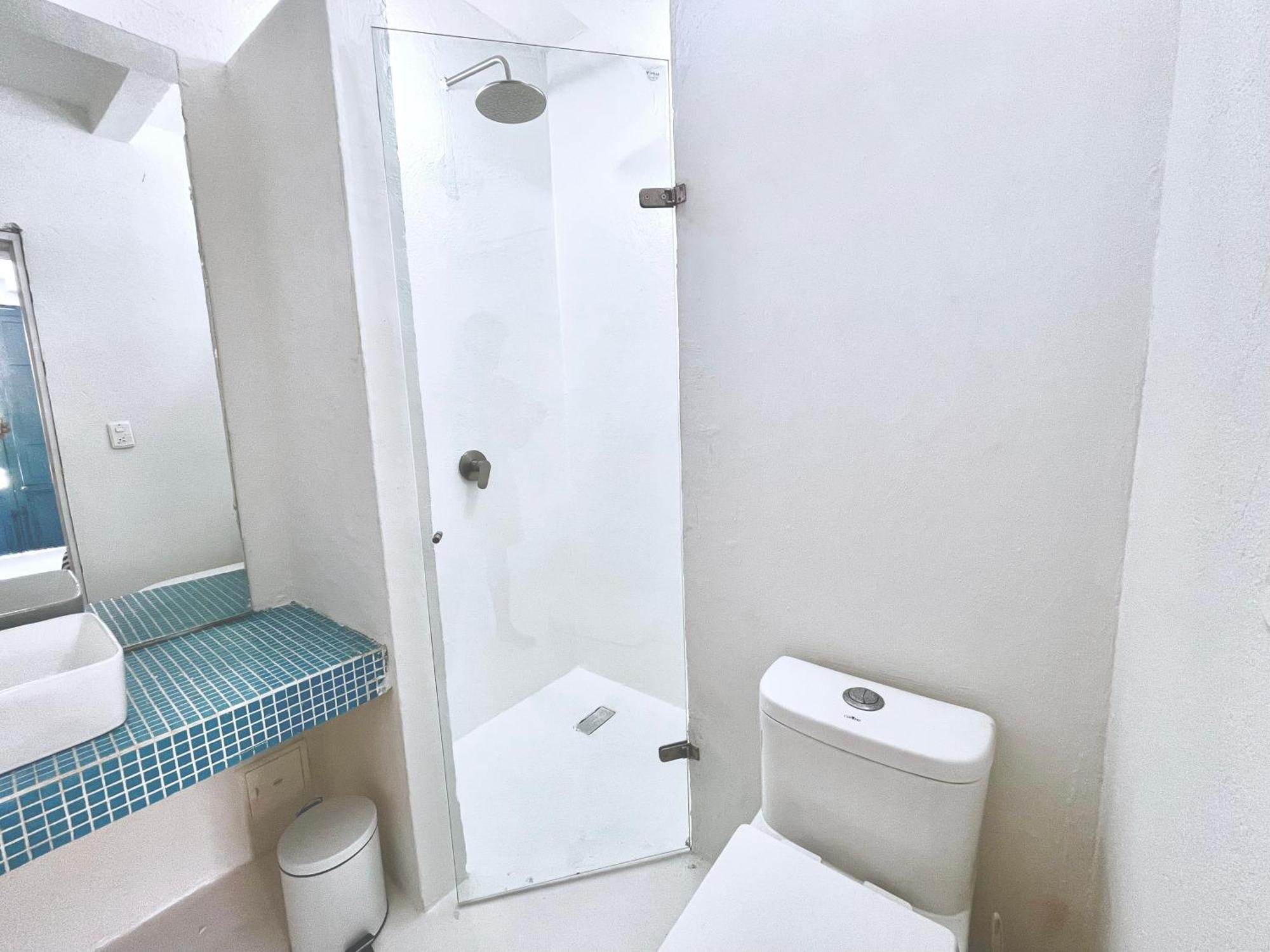 By Calamari Homes - Casa Aura Victoria Walled *