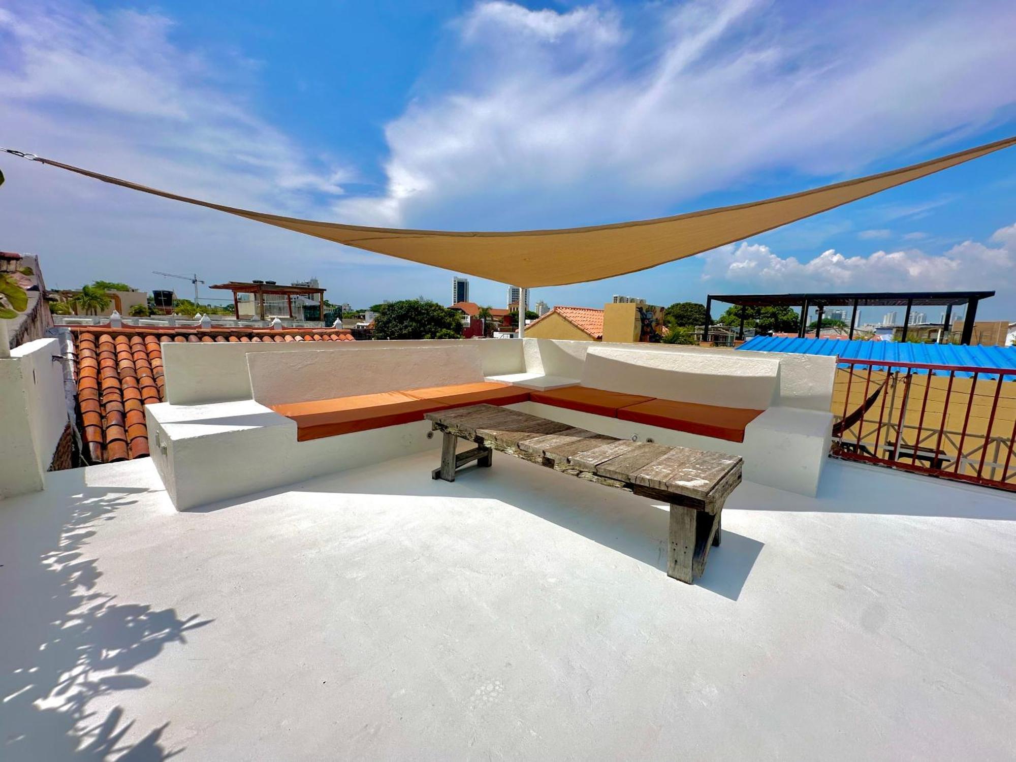 By Calamari Homes - Casa Aura Victoria Walled *