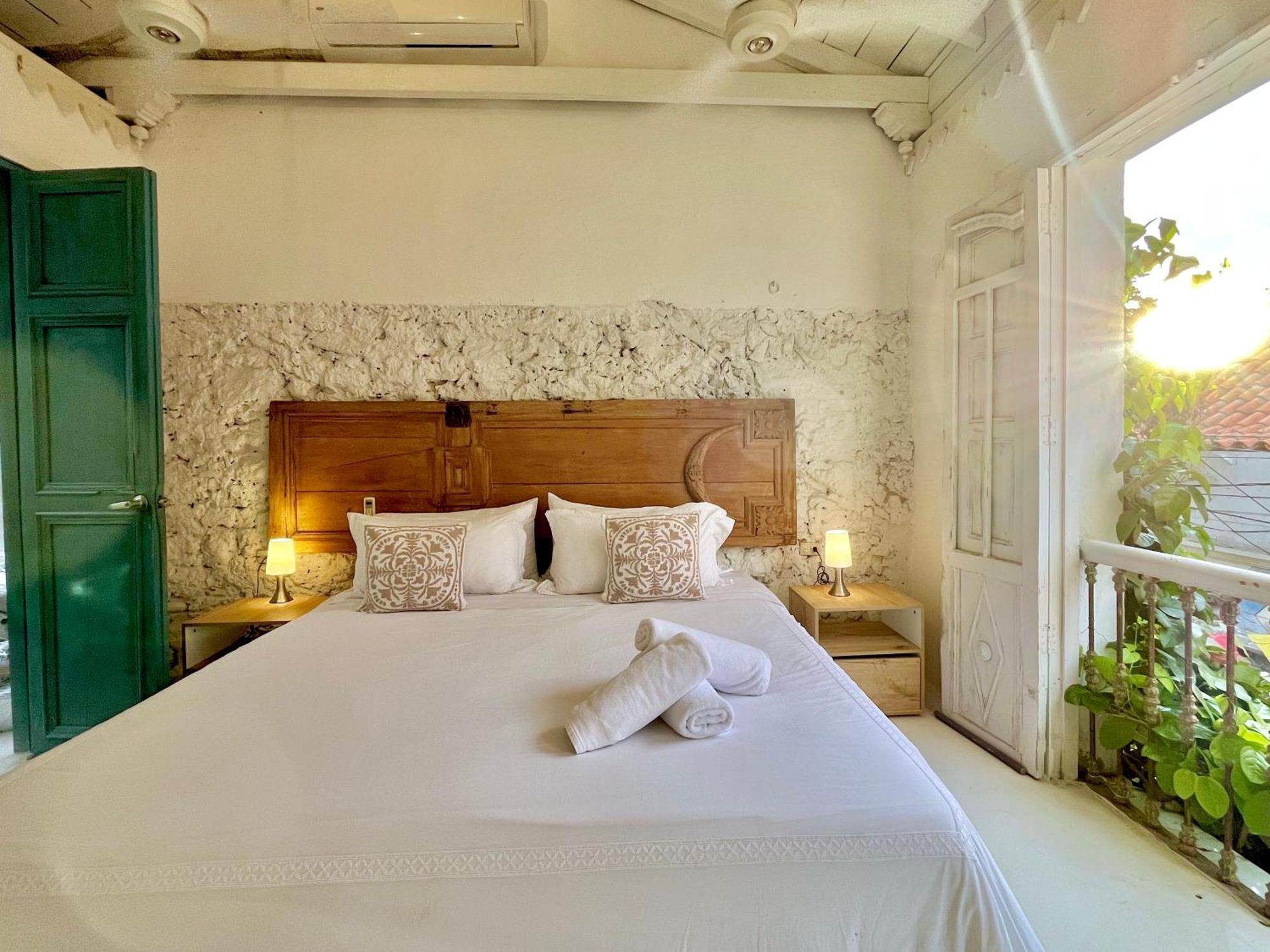 Сasa de vacaciones By Calamari Homes - Casa Aura Victoria Walled *