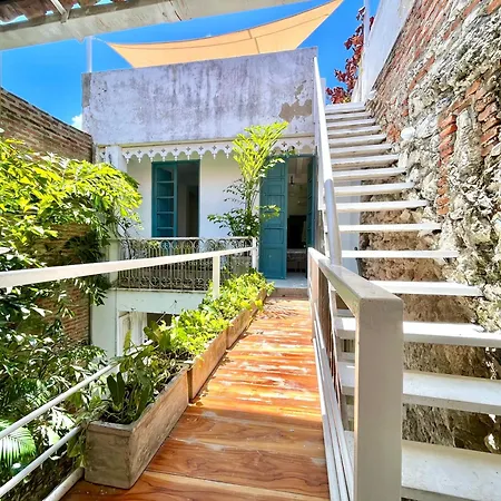Сasa de vacaciones By Calamari Homes - Casa Aura Victoria Walled *