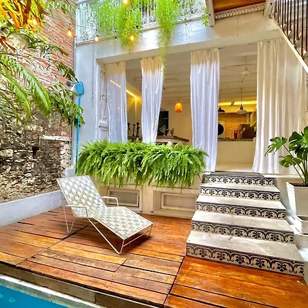 Сasa de vacaciones By Calamari Homes - Casa Aura Victoria Walled
